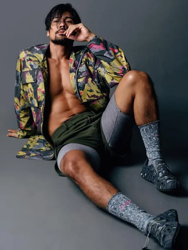 Potret Chicco Jerikho yang Pancarkan Aura Hot Daddy