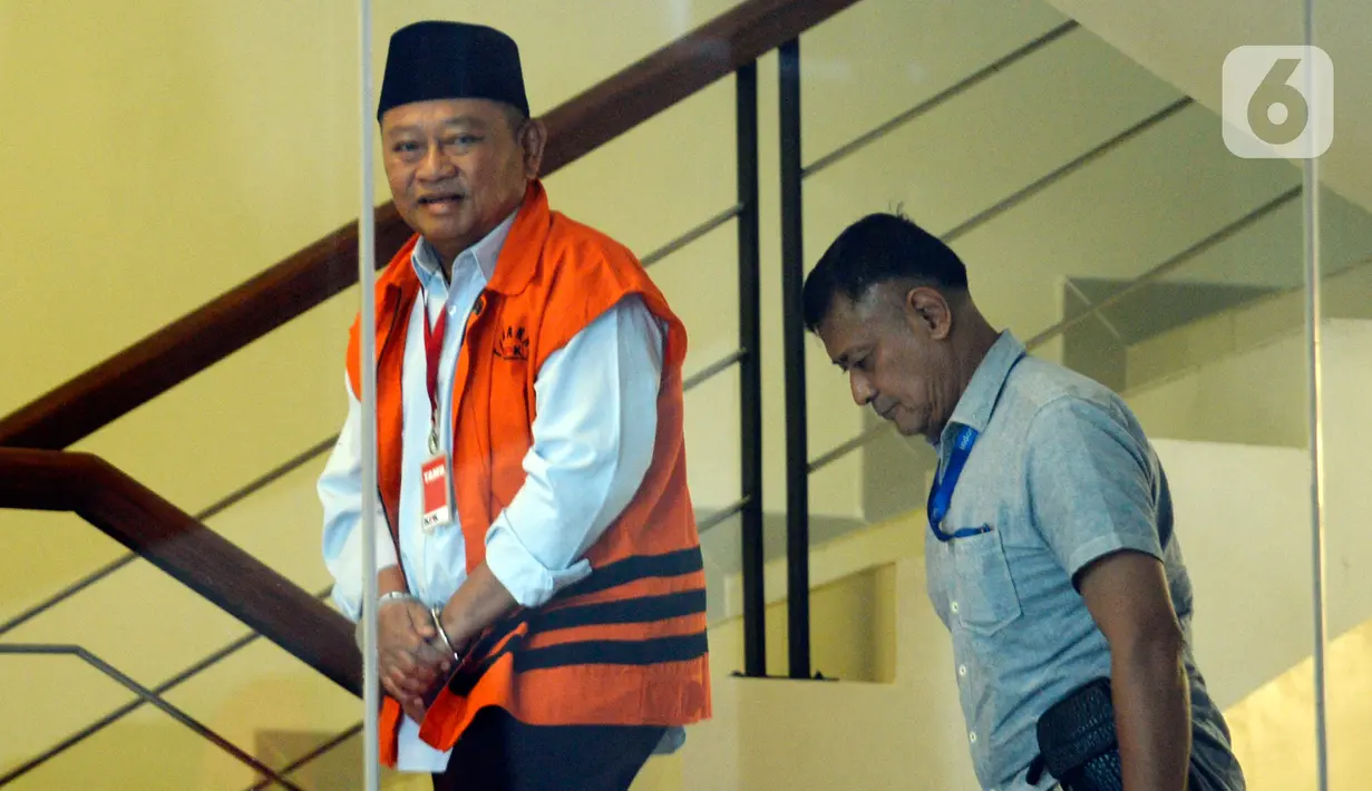 Bupati Sidoarjo nonaktif, Saiful Ilah bersiap menjalani pemeriksaan di gedung KPK, Jakarta, Rabu (19/2/2020). Saiful Ilah diperiksa sebagai tersangka dalam kasus dugaan suap pengadaan empat proyek infrastruktur di Dinas PUPR Kabupaten Sidoarjo. (merdeka.com/Dwi Narwoko)
