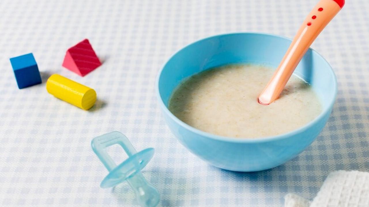 1. Usia 6 Bulan: Puree atau Bubur Halus