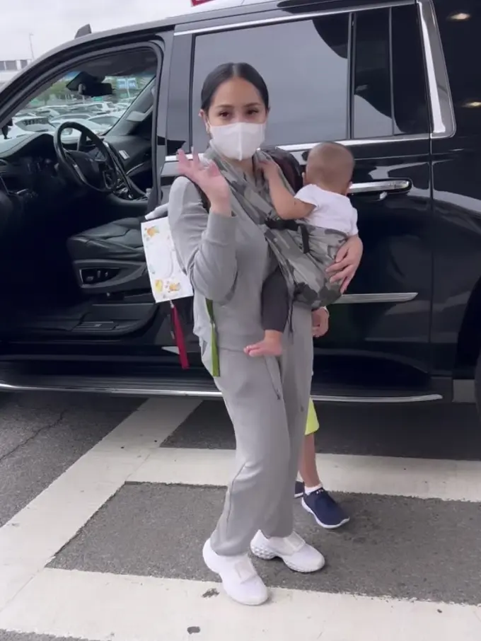 Bandara Outfit Nagita Slavina