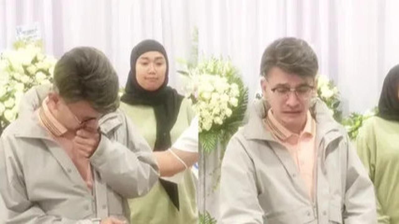 Potret Ruben Onsu Datangi Rumah Duka Ayah Sarwendah, Tak Kuasa Tahan Air Mata