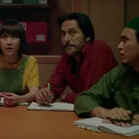 Membicarakan si bos adalah hal yang biasanya dilakukan saat si bos tidak berada di tempat