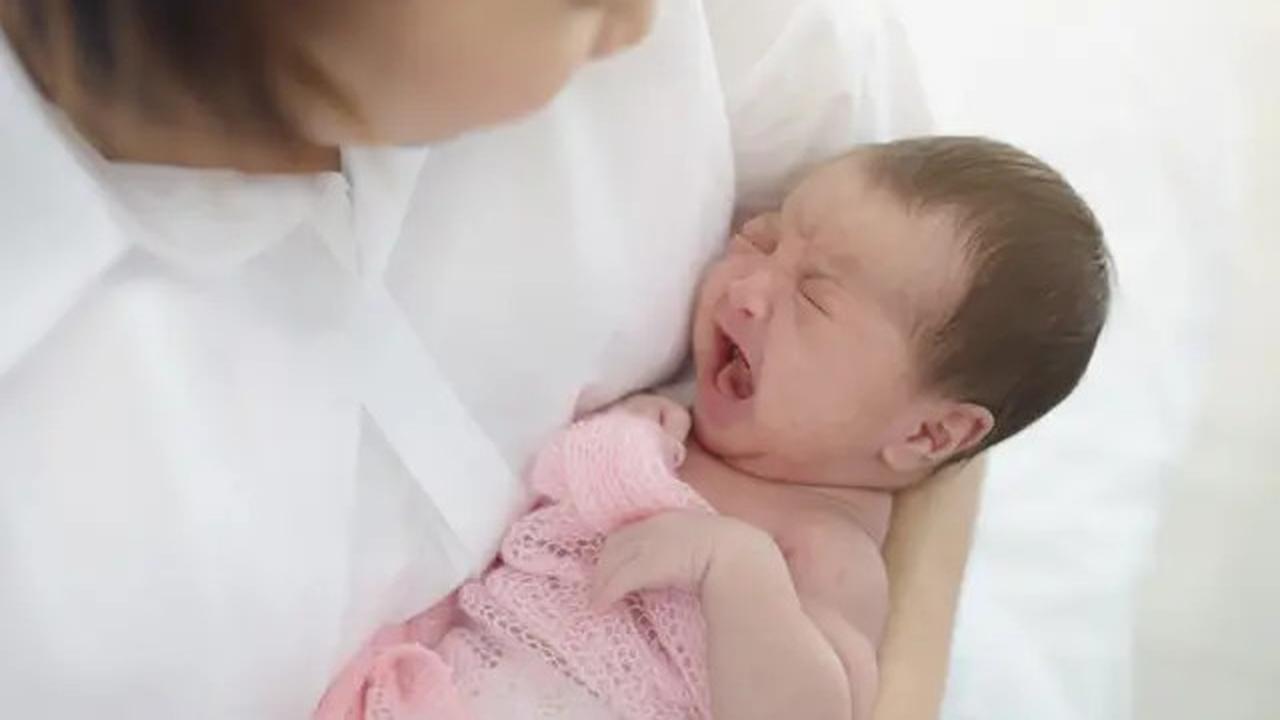 Tak Cuma Dirasakan para Ibu, Intip 7 Gejala Baby Blues pada Ayah dan Cara Menghadapinya
