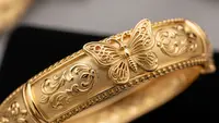 11 Gelang Emas Motif Ukiran Klasik untuk Acara Resmi, Tampil Mewah dan Berkelas
