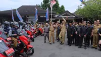 Ratusan unit skuter matik dibagikan kepada Lurah dan Kepala Desa di Wonogiri sebagai kendaraan dinas operasional mereka dalam bertugas. (Dok. Jatengprov.go.id)