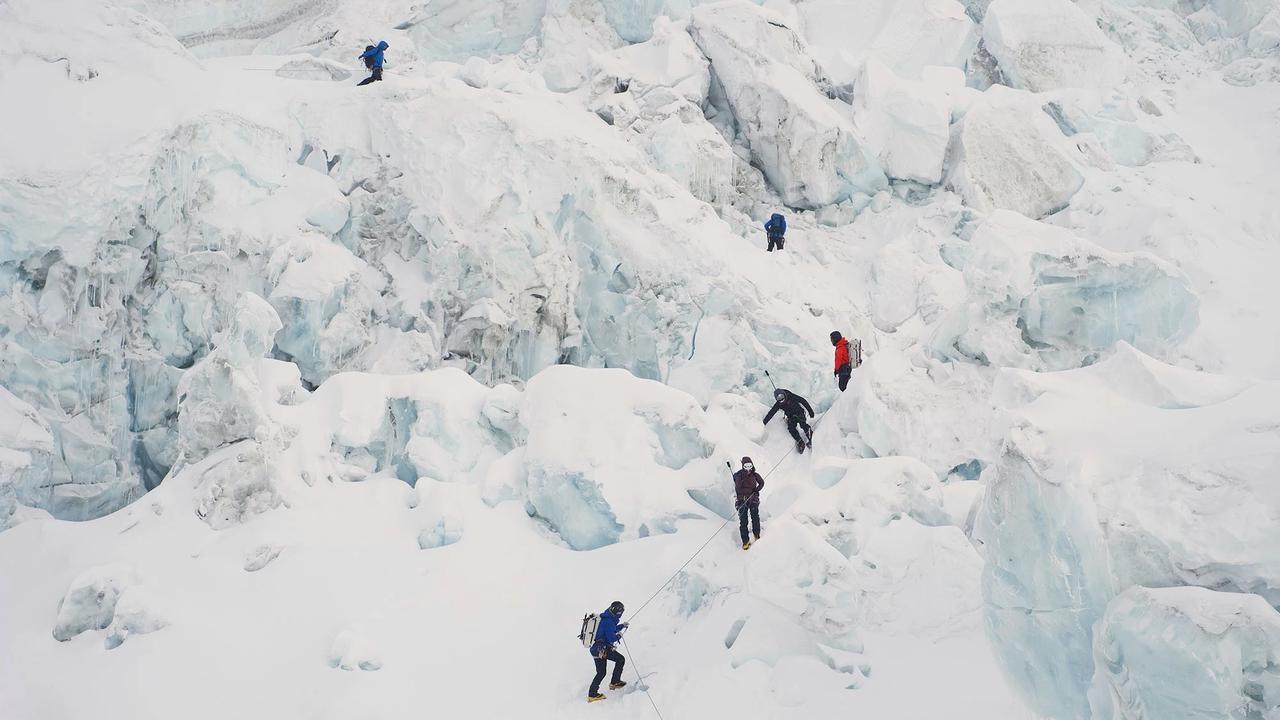 FOTO: Musim Pendakian Everest Kembali Bergeliat
