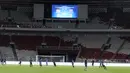 Pemain Thailand saat latihan jelang laga kualifikasi Piala Dunia 2022 di SUGBK, Jakarta, Senin (9/9). Thailand akan berhadapan dengan Indonesia. (Bola.com/M Iqbal Ichsan)