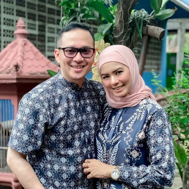6 Potret Fadli Akhmad dan Istri, 22 Tahun Menikah Jauh dari Gosip Miring