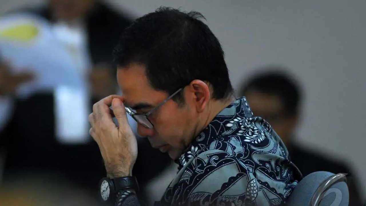 Airin Saksikan Wawan Menangis di Persidangan