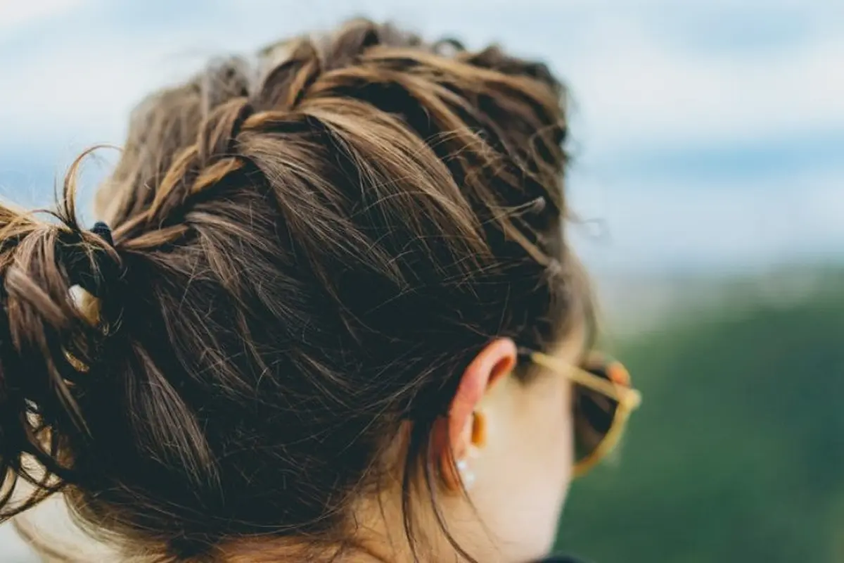 Bikin Gaya Rambut Ponytail yang Super Cantik, Begini Caranya