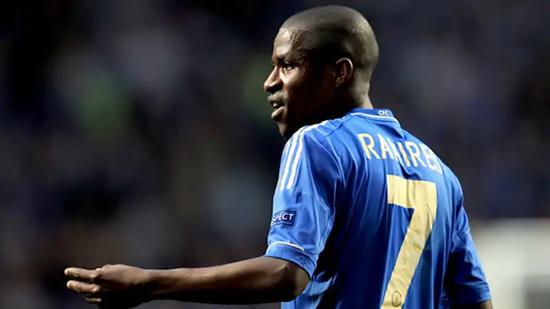 ramires-131010b.jpg