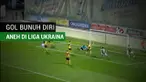 Pemain ini terlihat sengaja membobol gawangnya sendiri dan diduga terlibat pengaturan skor.