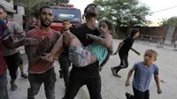 Hanya dalam 25 hari perang, lebih dari 3.600 anak Palestina telah terbunuh di Gaza, menurut Kementerian Kesehatan Gaza yang dikelola Hamas. (AP Photo/Abed Khaled)