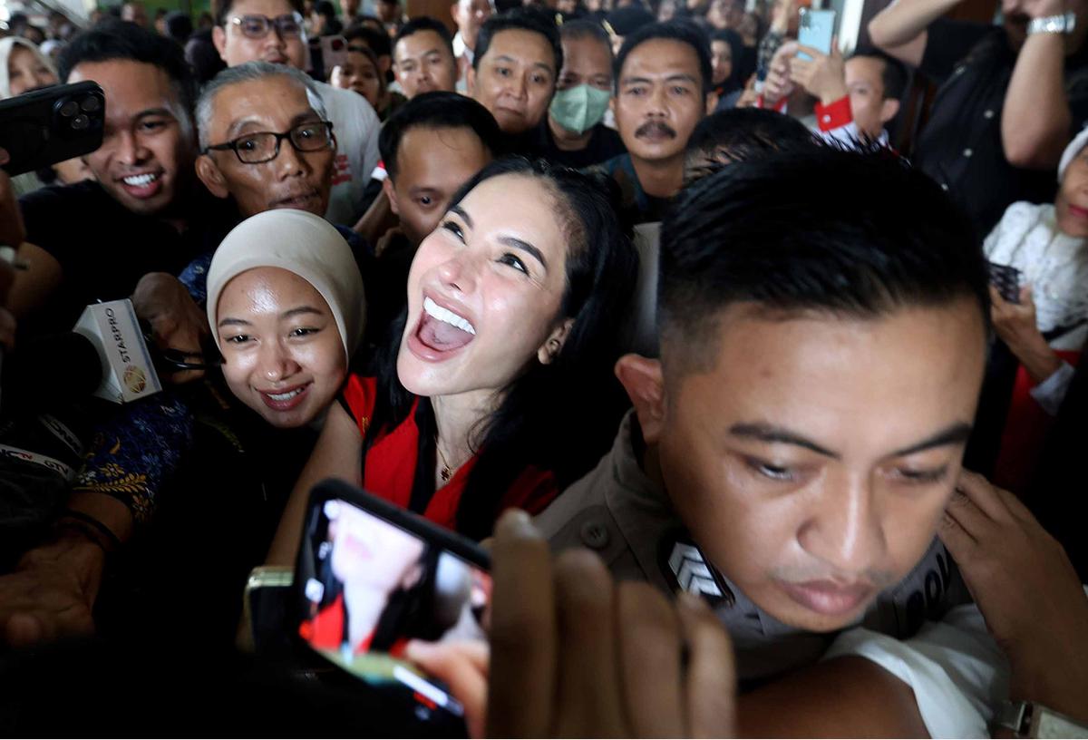 FOTO: Lolos dari Dakwaan TPPU, Nikita Mirzani Tetap Divonis 4 Tahun Penjara