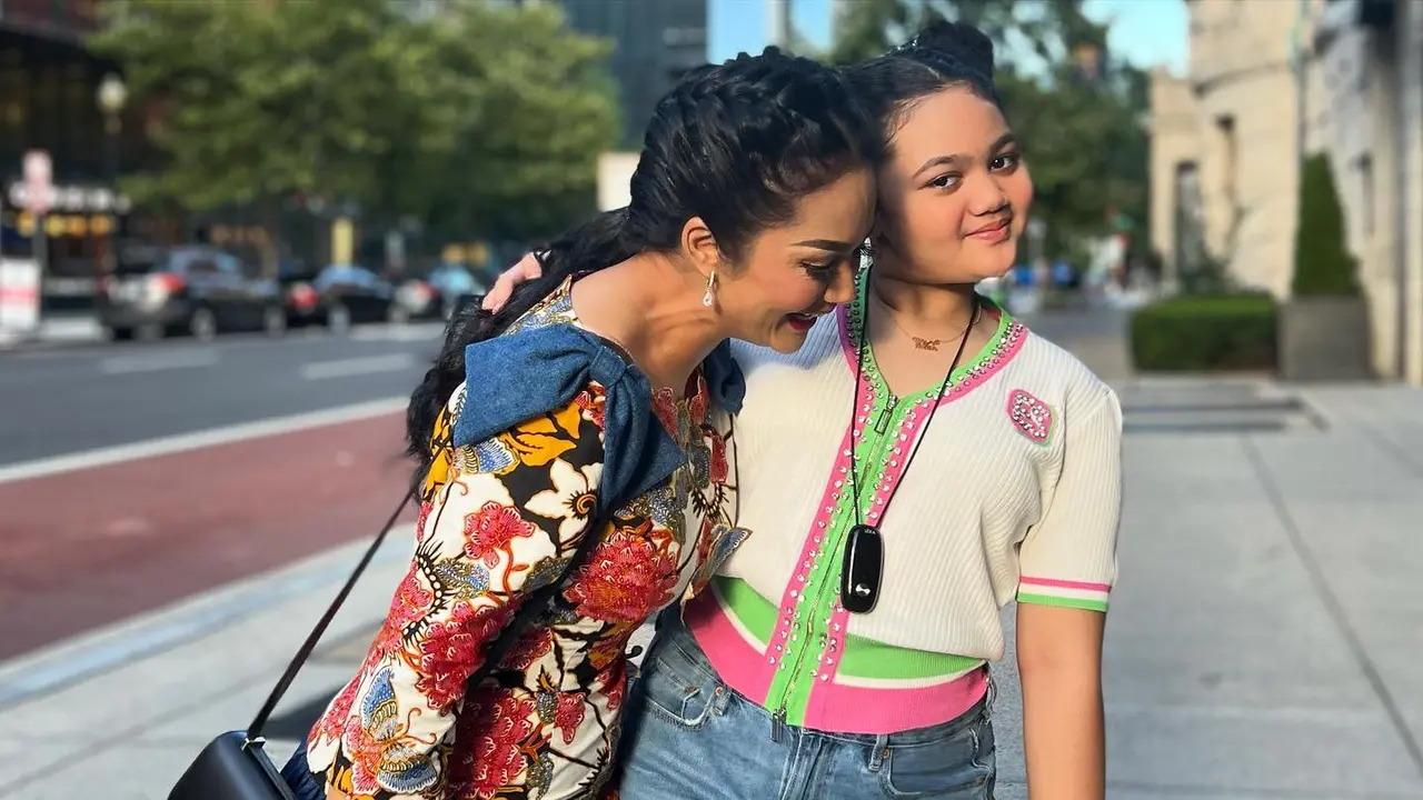 Krisdayanti dan Amora Lemos (Instagram/krisdayantilemos)