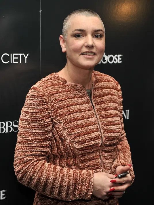 Sinead O'Connor yang lahir di Dublin, Irlandia pada 8 Desember 1956 meninggalkan tiga anak dan seorang cucu. (Stephen Lovekin / Getty Images via AFP, File))