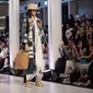 Berikut koleksi Purana di Fashion Nation 2018 dengan mengusung teknik penggunaan bahan sisa yang digunakan kembali.  (Foto: Dok. Fashion Nation 2018)