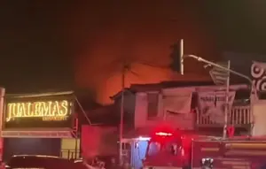 Gudang di Kebon Jeruk Terbakar, 17 Mobil Damkar Dikerahkan