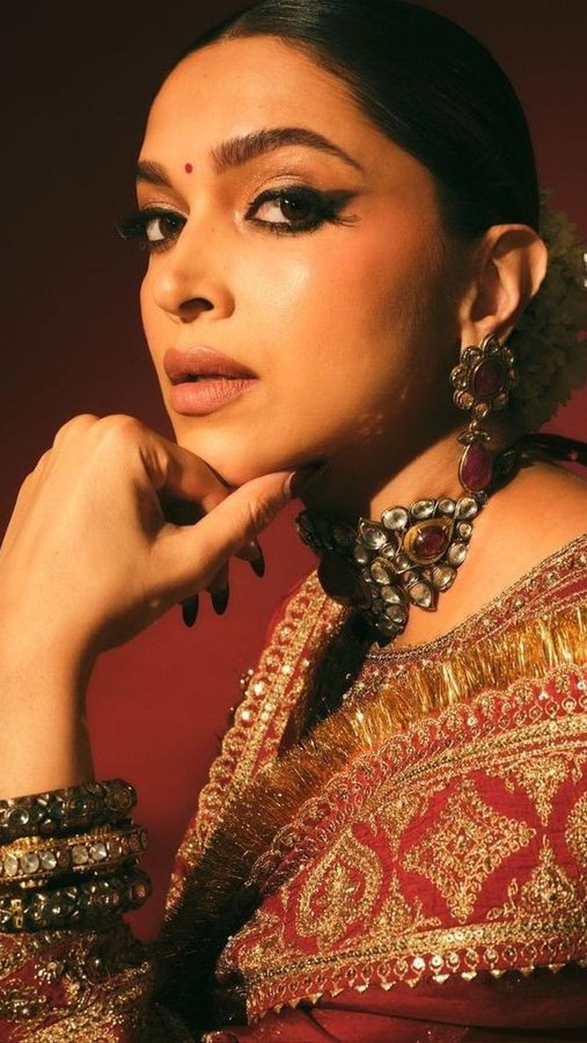 Dengan pencapaian ini, baik Deepika Padukone maupun Shahrukh Khan telah membuktikan bahwa bakat dan daya tarik mereka diakui tidak hanya oleh penggemar, tetapi juga melalui metode ilmiah, menambah kebanggaan bagi masyarakat India di kancah internasional.<