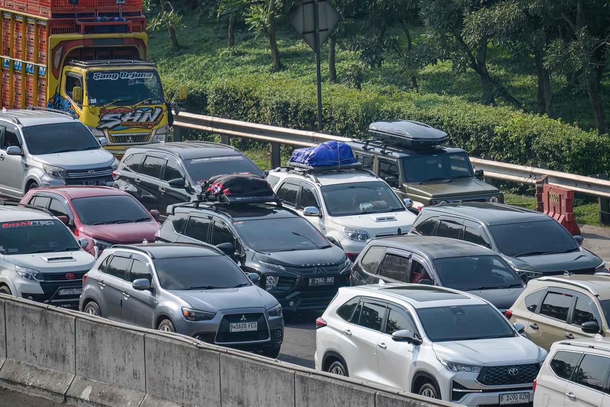 macet cikampek