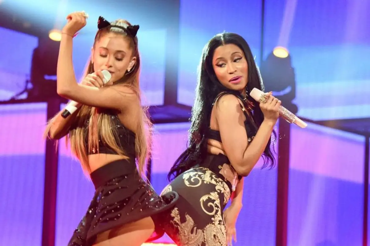 [Bintang] Nicki Minaj - Ariana Grande