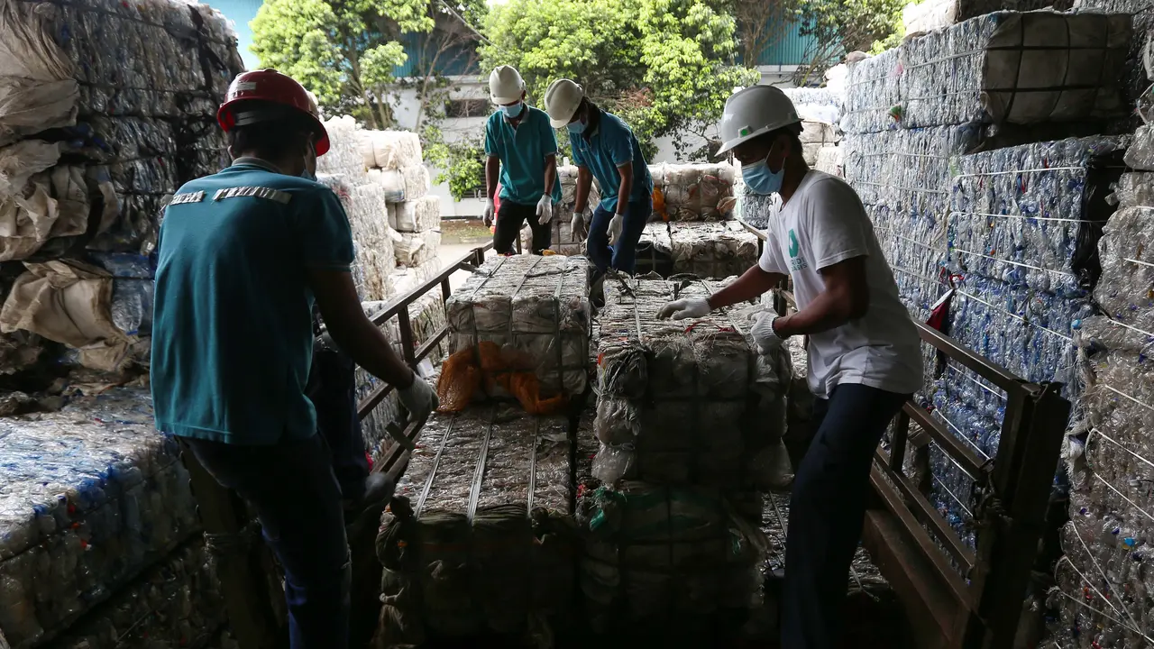 Kolaborasi Tridi Oasis dan Bank DBS Indonesia Ciptakan Indonesia Bebas Plastik 2040