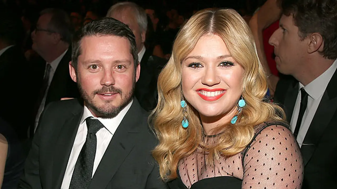 Kelly Clarkson Bahagia Sambut Kelahiran Anak Pertama
