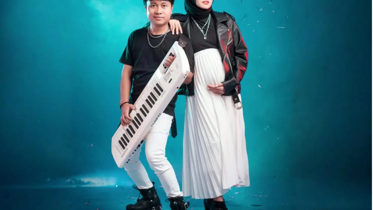 Galyas dan Qgun adalah pasangan suami istri (The Couple TikToker)
