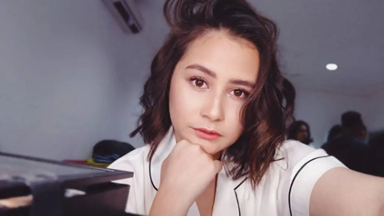 Kelihatan Dewasa, Prilly Latuconsina dengan Gaya Rambut Terbaru
