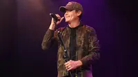 Vokalis 3 Doors Down Brad Arnold Umumkan Sakit Kanker Stadium 4, Sudah Bermetastasis ke Paru-Paru