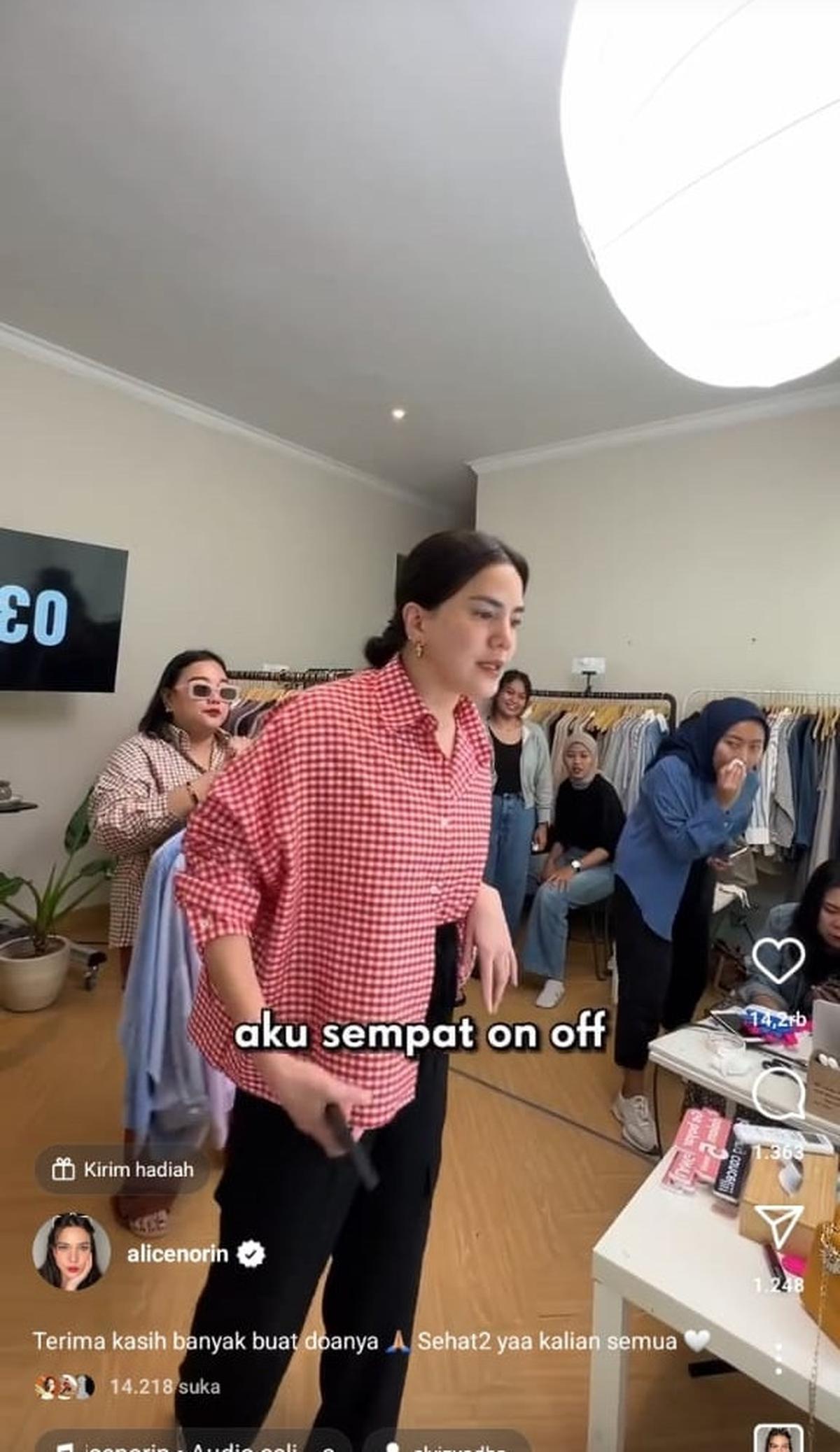 Kondisi ini membuatnya bolak-balik ke dokter dan jarang live TikTok. Dari hasil pemeriksaan, ditemukan miom di rahim Alice. Dokter merasa miom itu tak perlu diangkat jika tidak mengganggu.