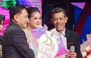 Potret Kenangan Melly Lee Bersama Sang Ayah