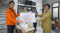 Komunitas di Jawa Timur Bergerak Serahkan Bantuan APD kepada Tenaga Medis
