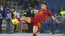 Pemain AS Roma, Paulo Dybala mengontrol bola saat laga lanjutan Liga Italia 2023/2024 melawan Torino di Olympic Stadium, Roma, Italia, Selasa, (27/02/2024) dini hari WIB. (AP Photo/Gregorio Borgia)