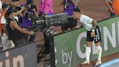 Argentina berhasil meraih poin penuh usai menangkan matchday ke-16 Kualifikasi Piala Dunia 2022 zona CONMEBOL di Estadio Mario Alberto Kempes, Rabu (2/2/2022) pagi WIB. (AP/Nicolas Aguilera)