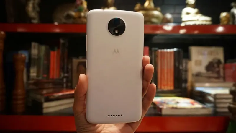 Smartphone Sejutaan Moto C. Liputan6.com/Agustin Setyo W