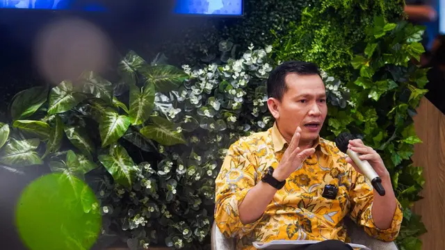 Staf Ahli Bidang Regulasi, Penegakan Hukum, dan Ketahanan Ekonomi Elen Setiadi, Kemenko Perekonomian menyelenggarakan media briefing terkait UU Cipta Kerja yang berlangsung di Media Center Kemenko Perekonomian, Rabu (6/7/2022). (Dok ekon.go.id)