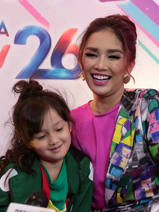 "Elea.... Song Hye kyo mah lewattttt @ussypratama," tulis salah satu pemilik akun di Instagram. (Deki Prayoga/Bintang.com)