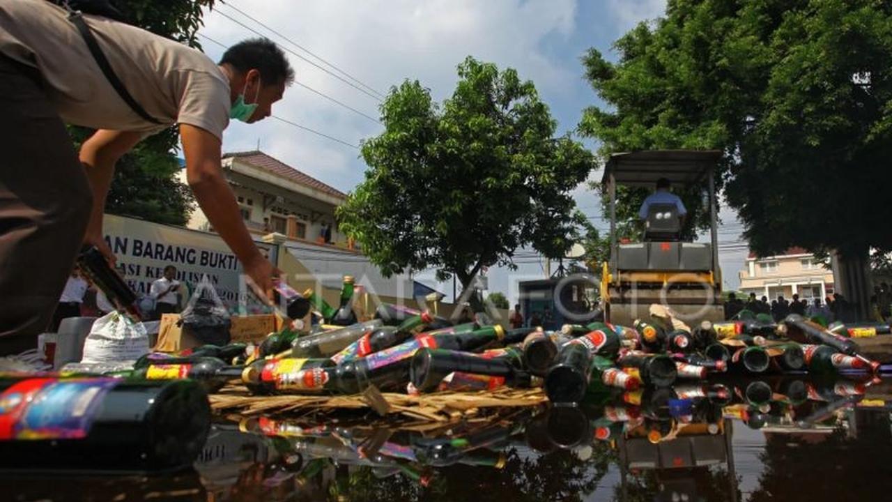 Polisi Amankan Dua Pelajar SMA di Garut Terlibat Penjualan Miras Online