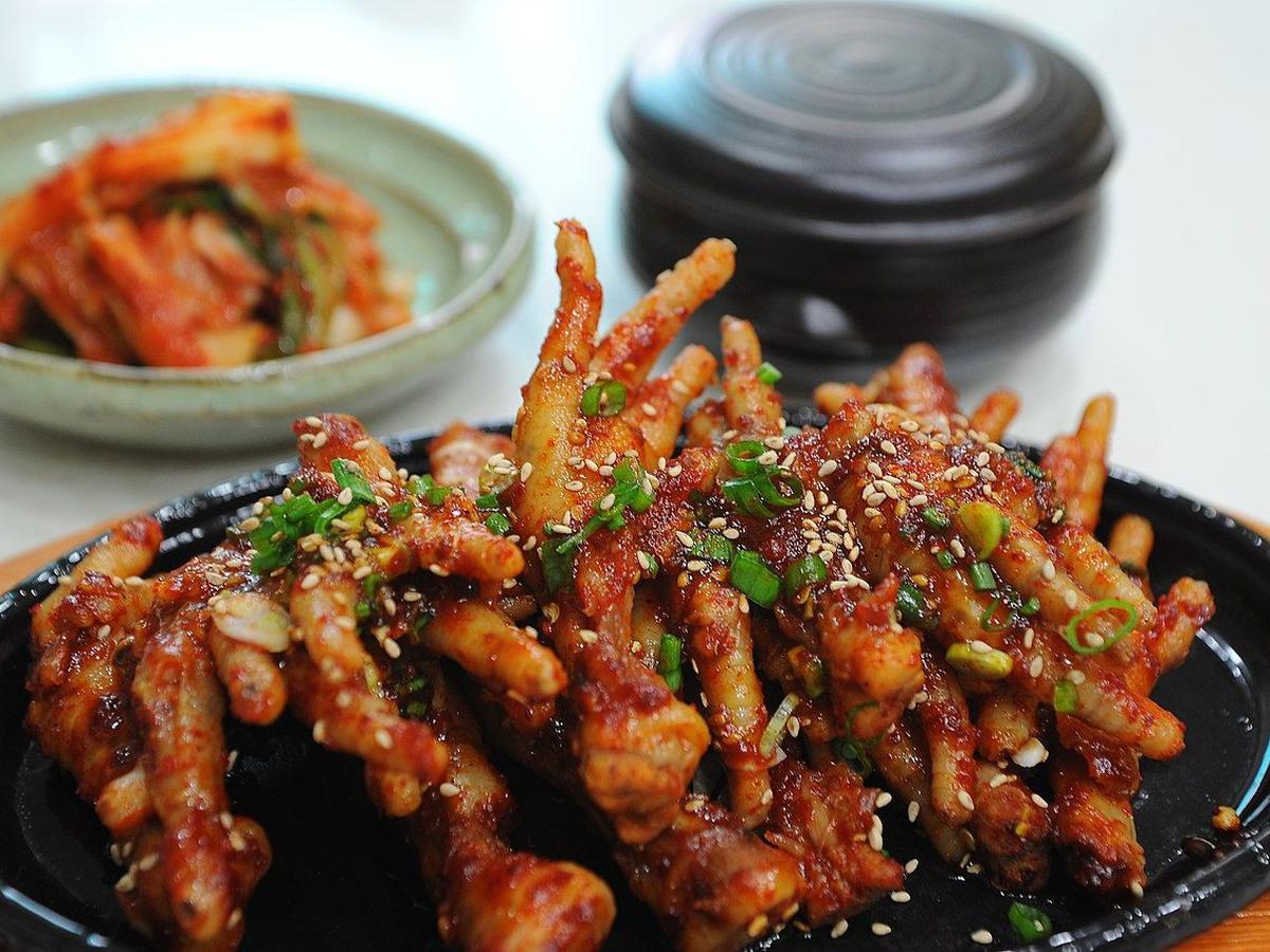 2. Resep Maeun Dakbal (Ceker Pedas ala Korea)