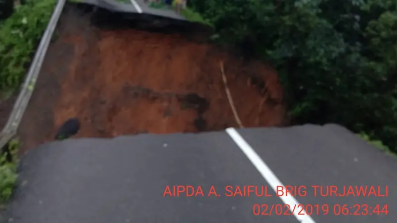 Jalan utama Lahat menuju Kota Pagaralam