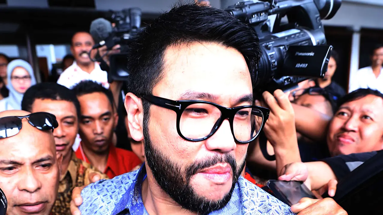 [Bintang] Eka Kusuma Putra suami Cathy Sharon