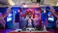 Robot Optimus Prime dari Transformers berdiri di Terowongan Kendal, Jakarta, sebagai bagian dari kolaborasinya dengan game PUBG Mobile.  (Foto: PUBG Mobile Indonesia).