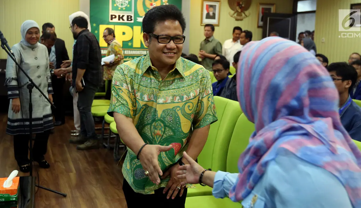 Ketua Umum DPP PKB Muhaimin Iskandar menghadiri  acara Penyerahan Hadiah Pemennagg PKB Movie Award 2017 di Fraksi PKB, Jakarta (20/9). Festival Film Pendek yang di adakan PKB bertema "Pancasila Rumah Kita". (Liputan6.com/JohanTallo)