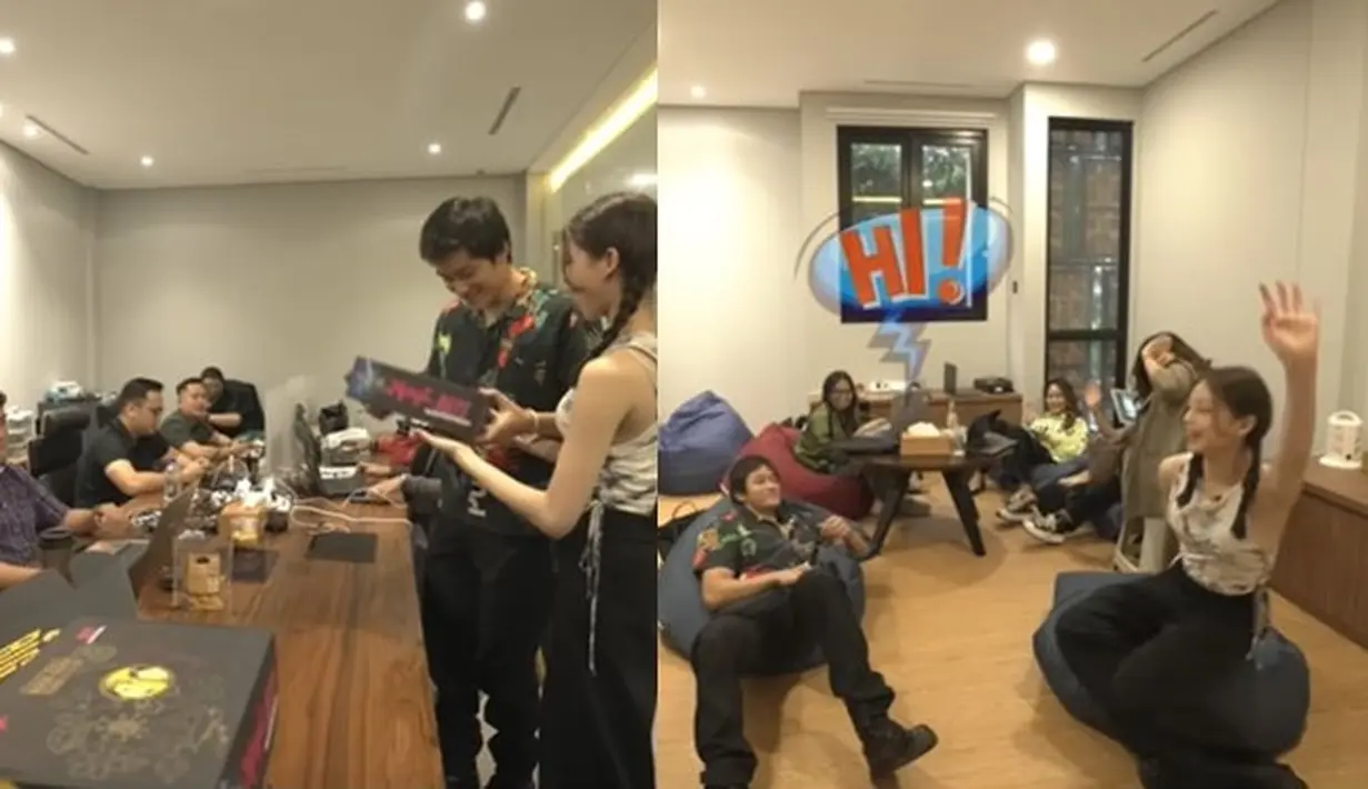 Selain punya desain yang elegan, bagian dalam kantor Deddy Corbuzier juga punya suasana yang sangat homey. Suasananya yang sangat homey itu membuat karyawannya bisa lebih fokus tapi tetap santai saat bekerja. Pembatas ruangan yang terdiri dari dinding kaca membuat suasana dalam kantor bak perusahaan bonafit. (Liputan6.com/YouTube/Azka Corbuzier)
