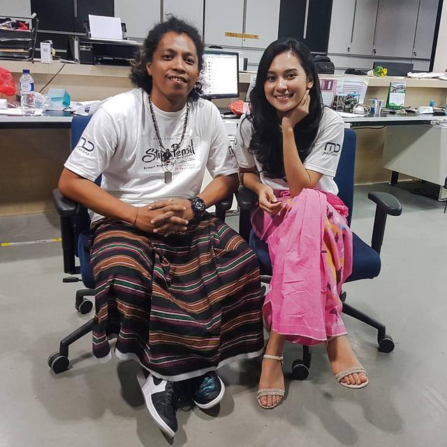 Tak Direstui Orangtua, Ini 7 Momen Kemesraan Indah Permatasari dan Arie Kriting