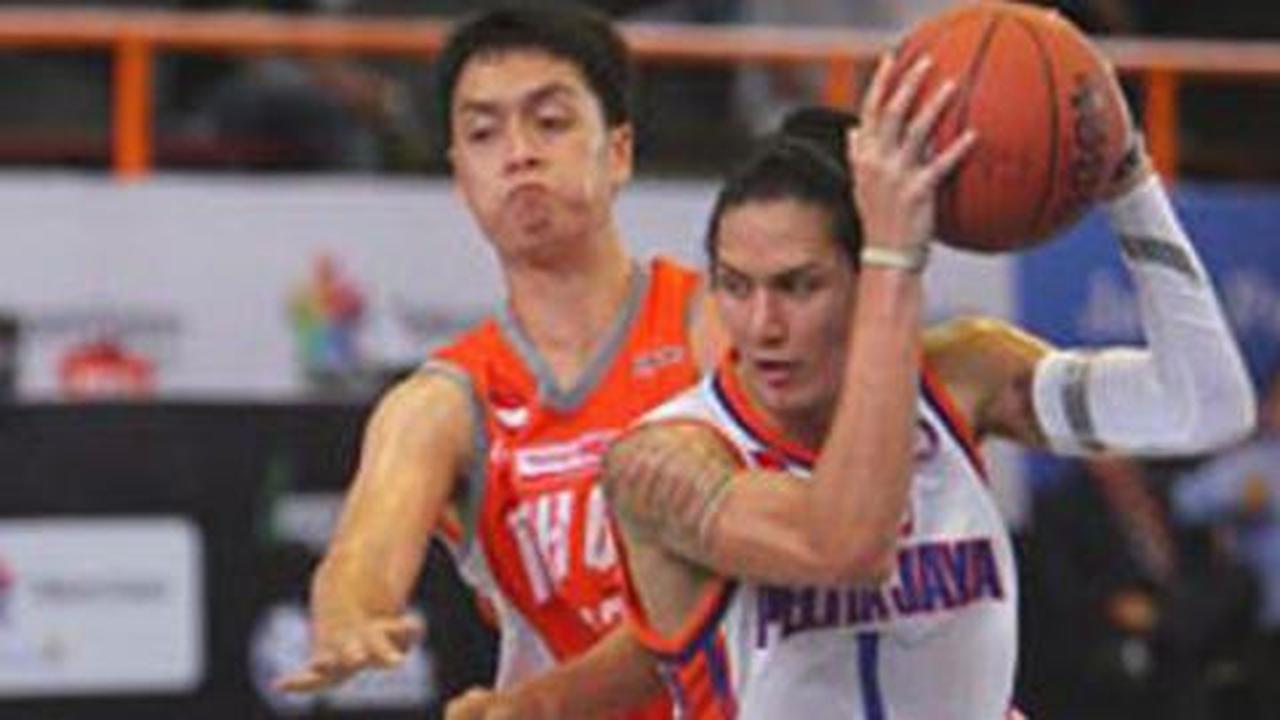 Pelita Jaya sukses bantai NSH GMC 73-38