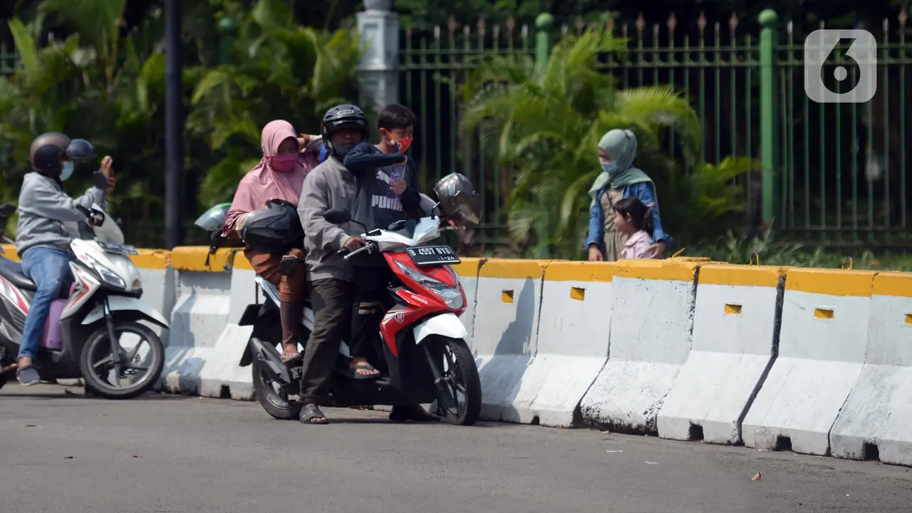FOTO: Libur Idul Fitri, Monas Masih Ditutup