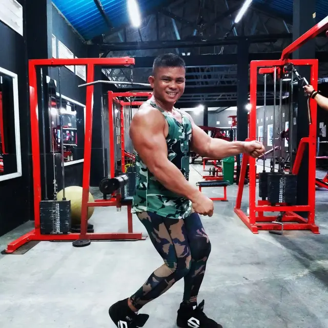 Lettu Kav Zet Yakhin Latih Warga Fitnes Gratis