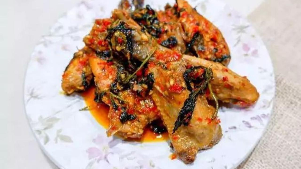 <b>8. Ayam Kampung Kemangi</b>